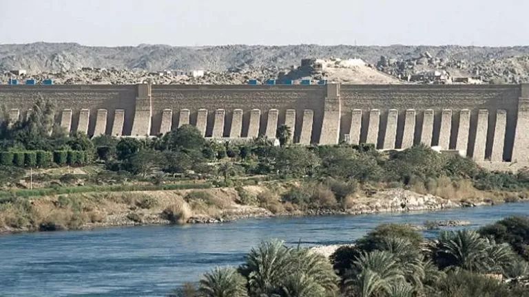 خبير موارد مائية يرد على الوزير الإثيوبي: هل دفعتم تعويضات لمصر عن سنوات العجاف؟